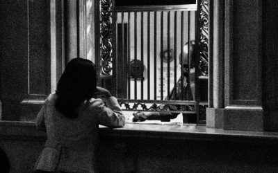 “A mark, a yen, a buck, or a pound; A buck or a pound; A buck or a pound; Is all that makes the world go around, That clinking clanking sound Can make the world go ’round.” (Grand Central Station, New York – 2008)