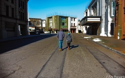 Rich and Gwenn head back to the stage-Warner Brothers Studio-Burbank, California-2015